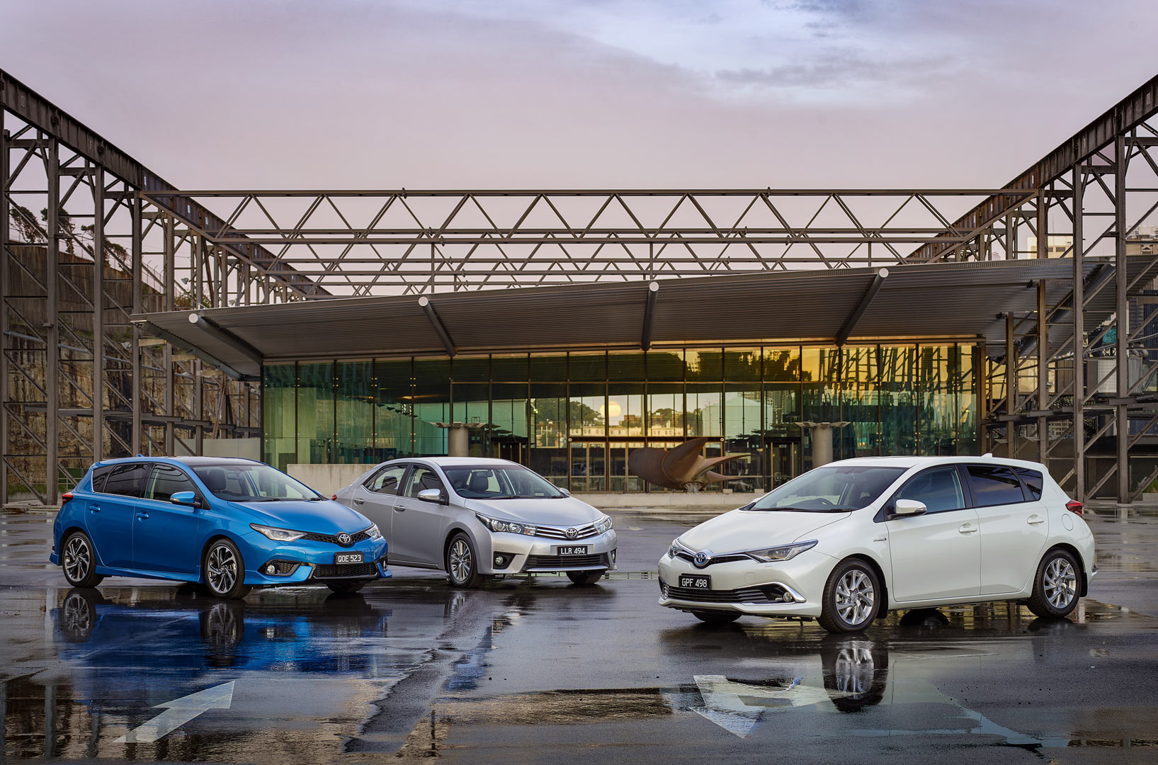 Corolla-Hybrid-Range_1635x1080