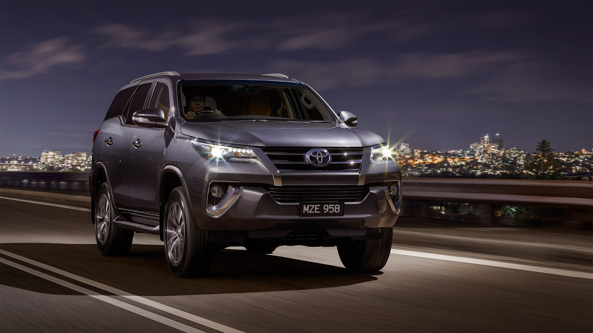Fortuner-Motion_1920x1080