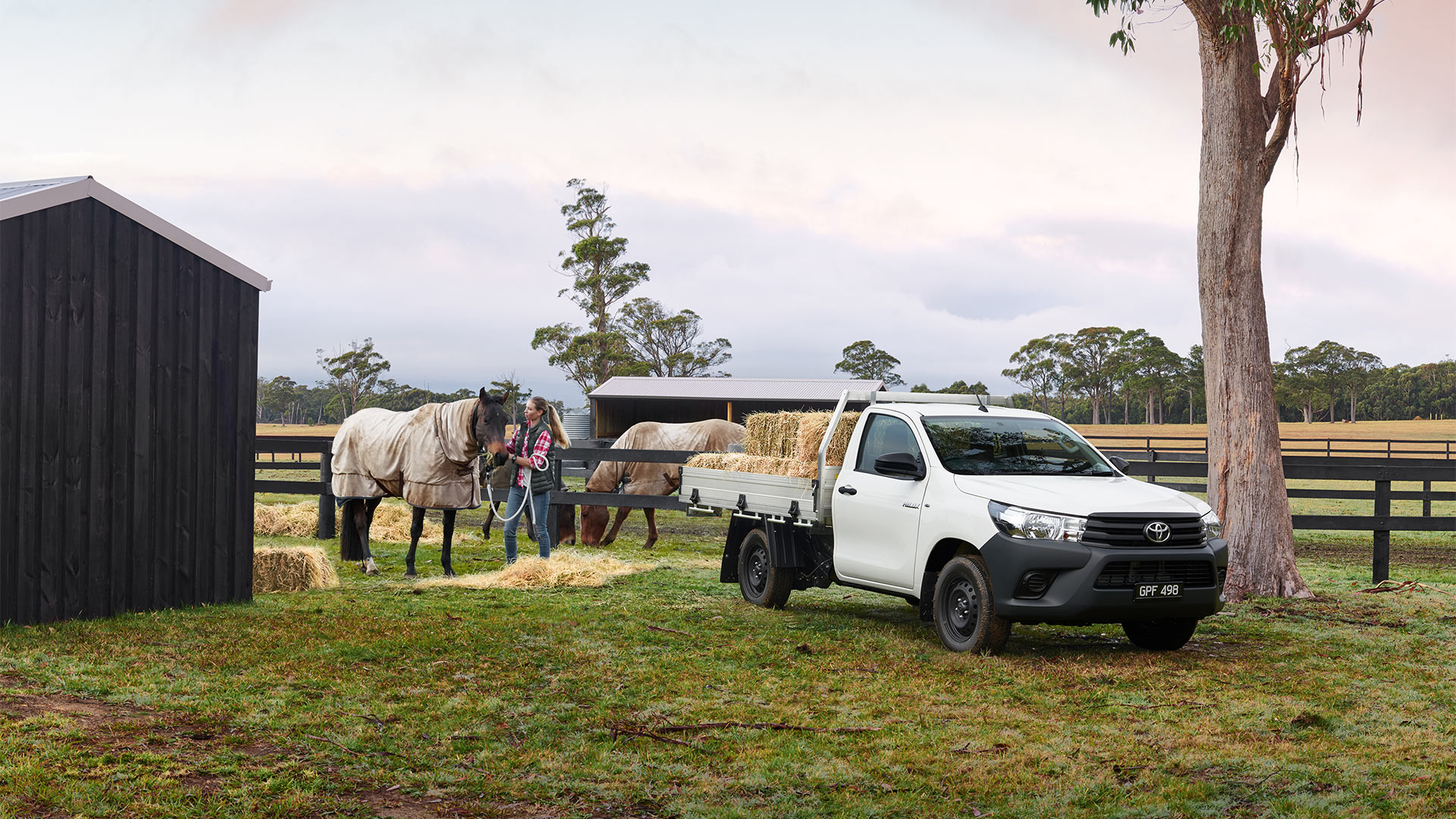Hilux-Shot-3_1920x1080