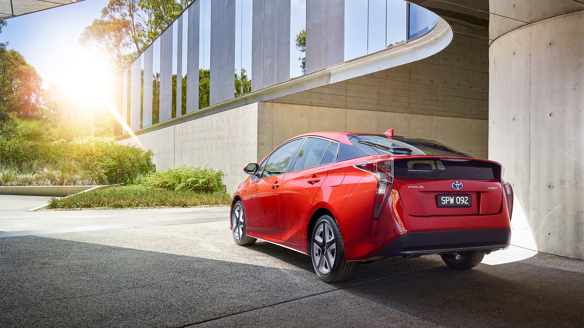 Prius-Sh6-Rear-_1920x1080